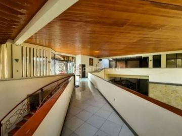 Jual Rumah Darmo Permai Lingkungan Komersial Strategis