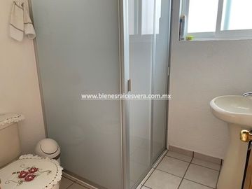 CASA EN VENTA EN TEQUISQUIAPAN EN VIÑEDOS SOL