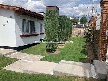 CASA EN VENTA EN TEQUISQUIAPAN EN VIÑEDOS SOL