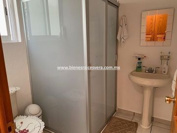 CASA EN VENTA EN TEQUISQUIAPAN EN VIÑEDOS SOL