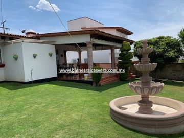 CASA EN VENTA EN TEQUISQUIAPAN EN VIÑEDOS SOL