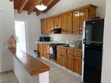 CASA EN VENTA EN TEQUISQUIAPAN EN VIÑEDOS SOL
