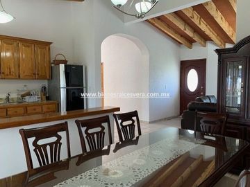 CASA EN VENTA EN TEQUISQUIAPAN EN VIÑEDOS SOL