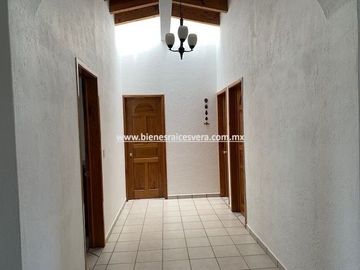CASA EN VENTA EN TEQUISQUIAPAN EN VIÑEDOS SOL