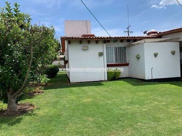 CASA EN VENTA EN TEQUISQUIAPAN EN VIÑEDOS SOL