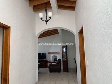 CASA EN VENTA EN TEQUISQUIAPAN EN VIÑEDOS SOL