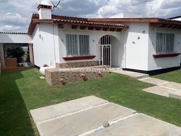 CASA EN VENTA EN TEQUISQUIAPAN EN VIÑEDOS SOL