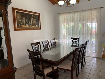 CASA EN VENTA EN TEQUISQUIAPAN EN VIÑEDOS SOL