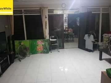 DISEWA RUMAH SIAP HUNI DI RAYA SIMPANG DARMO PERMAI SELATAN SURABAYA