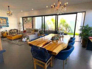 Casa en Venta en VALLE IMPERIAL con Campo de Golf, Zapopan, Jalisco.