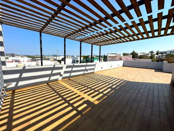 Casa en Venta en VALLE IMPERIAL con Campo de Golf, Zapopan, Jalisco.