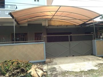 Rumah disewakan Dukuh Kupang Barat Surabaya