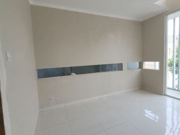 Discovery Eola Bintaro, Dijual Rumah 2 Lantai Tanpa Furniture. GB-8744