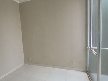 Discovery Eola Bintaro, Dijual Rumah 2 Lantai Tanpa Furniture. GB-8744