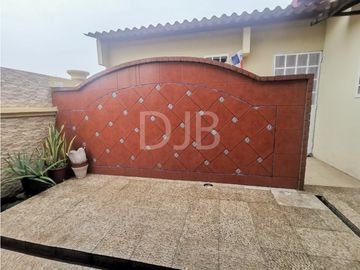 VENTA DE CASA EN BRISAS DEL GOLF $290,000 #523