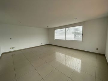 OPORTUNIDAD: CASA CON INCREIBLE VISTA
