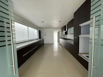 OPORTUNIDAD: CASA CON INCREIBLE VISTA