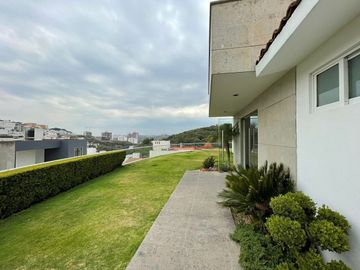 OPORTUNIDAD: CASA CON INCREIBLE VISTA