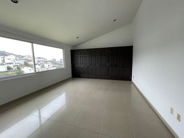 OPORTUNIDAD: CASA CON INCREIBLE VISTA