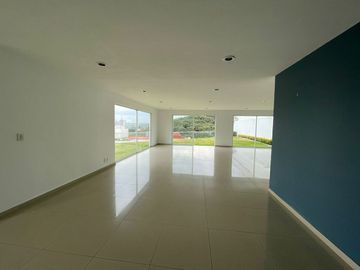 OPORTUNIDAD: CASA CON INCREIBLE VISTA
