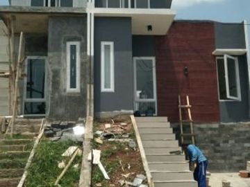 RUMAH 2 LANTAI BOGOR LOKASI YANG STRATEGIS (STASIUN CILEBUT CUMA 10 MENIT DAN DEKAT PINTU TOL)
