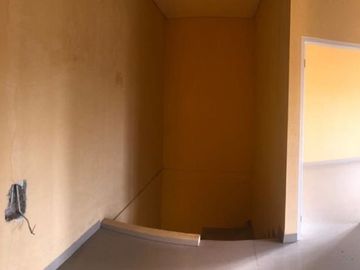 Rumah 2 lantai halaman luas bedahan sawangan