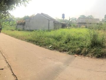 Rumah 2 lantai halaman luas bedahan sawangan