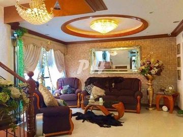 Luxury House and Lot for Sale in Mindanao Ave near in QC PH1149