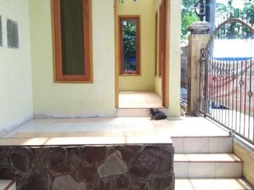 Rumah dijual murah dekat kampus unmer dan UIN di tidar lowokwaru kota Malang.