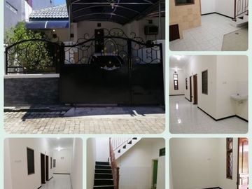 Dijual Rumah 1.5 Lantai Baru Direnovasi. Lebak Timur Surabaya