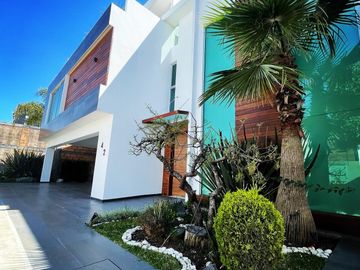 Casa en Venta de 5 recámaras con baño, Junto a Sonata Lomas de Angelópolis II