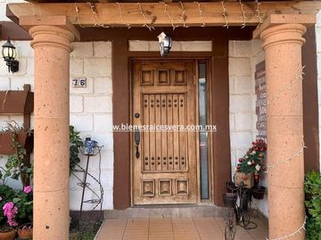 CASA EN VENTA EN TEQUISQUIAPAN EN REAL DEL CIERVO JANE