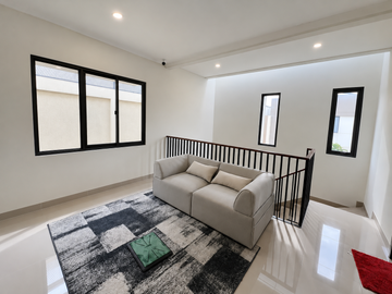 Rumah Hook Premium Semi Furnished di Carson Symphonia Summarecon Gading Serpong dekat pusat kuliner