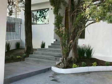 Casa en Venta Contry la Silla $12,600,000