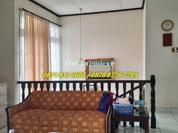 RUMAH BESAR DI KELAPA PUYUH ada 4 kamar kost (2 terisi)