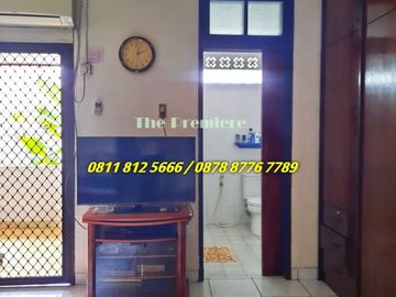 RUMAH BESAR DI KELAPA PUYUH ada 4 kamar kost (2 terisi)