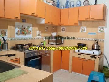 RUMAH BESAR DI KELAPA PUYUH ada 4 kamar kost (2 terisi)