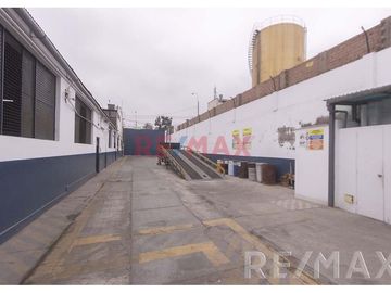 Local Comercial de 2,000 mt ubicado en la cuadra 24 de la Av. Venezuela

El Terreno ha funcionado como oficinas y almacenes de una prestigiosa empre