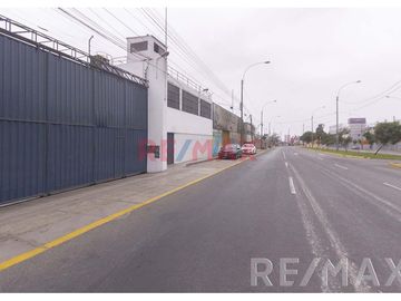 Local Comercial de 2,000 mt ubicado en la cuadra 24 de la Av. Venezuela

El Terreno ha funcionado como oficinas y almacenes de una prestigiosa empre