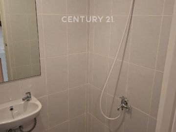 DISEWAKAN APARTEMEN STUDIO TOKYO RIVERSIDE PIK2