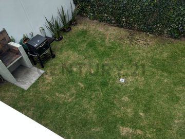 EN VENTA CASA EN DOS PLANTAS EN CONJUNTO LOS VIÑALES