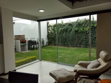 EN VENTA CASA EN DOS PLANTAS EN CONJUNTO LOS VIÑALES