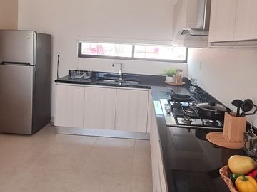 Casa de 3 recamaras en residencial con casa club, alberca, gimnasio, terraza