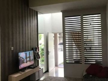 Rumah Taman Rivera regency - Rungkut, rumah cantik siap huni Listrik 2200 token