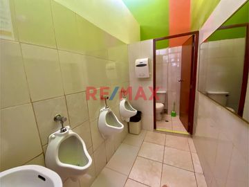 Se Vende Local Comercial En Av. El Dorado 2800 - Jose Leonardo Ortiz