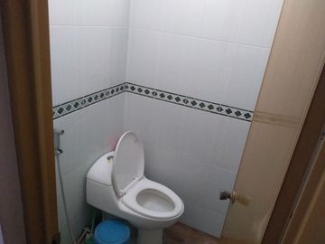 DIJUAL RUMAH 2 LANTAI KAMAR 6 DEKAT RAYA SENGKALING DAU MALANG