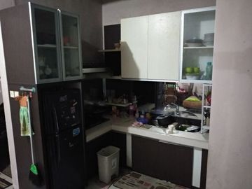DIJUAL RUMAH 2 LANTAI KAMAR 6 DEKAT RAYA SENGKALING DAU MALANG