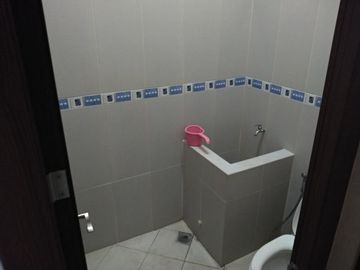 DIJUAL RUMAH 2 LANTAI KAMAR 6 DEKAT RAYA SENGKALING DAU MALANG