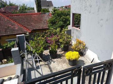 DIJUAL RUMAH 2 LANTAI KAMAR 6 DEKAT RAYA SENGKALING DAU MALANG