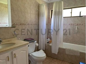 Se vende Casa con amplio terreno en Chiguayante